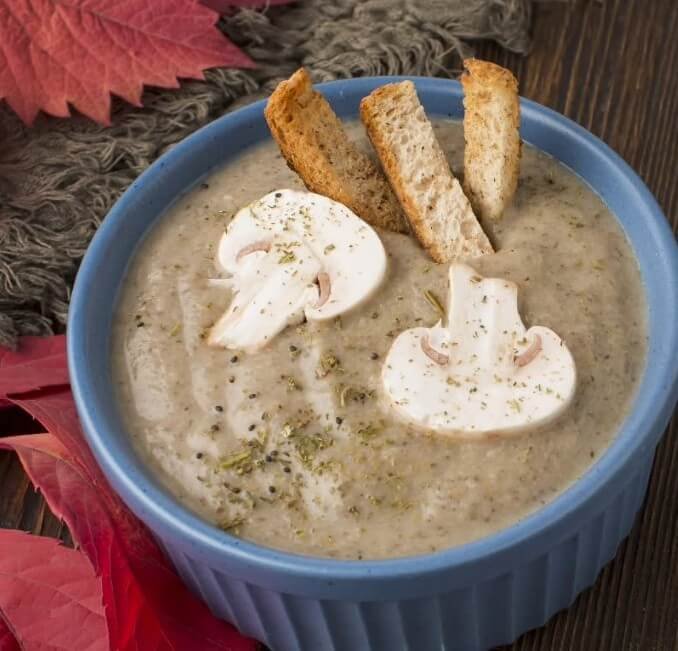 Spinach Soup with Smoked Salmon